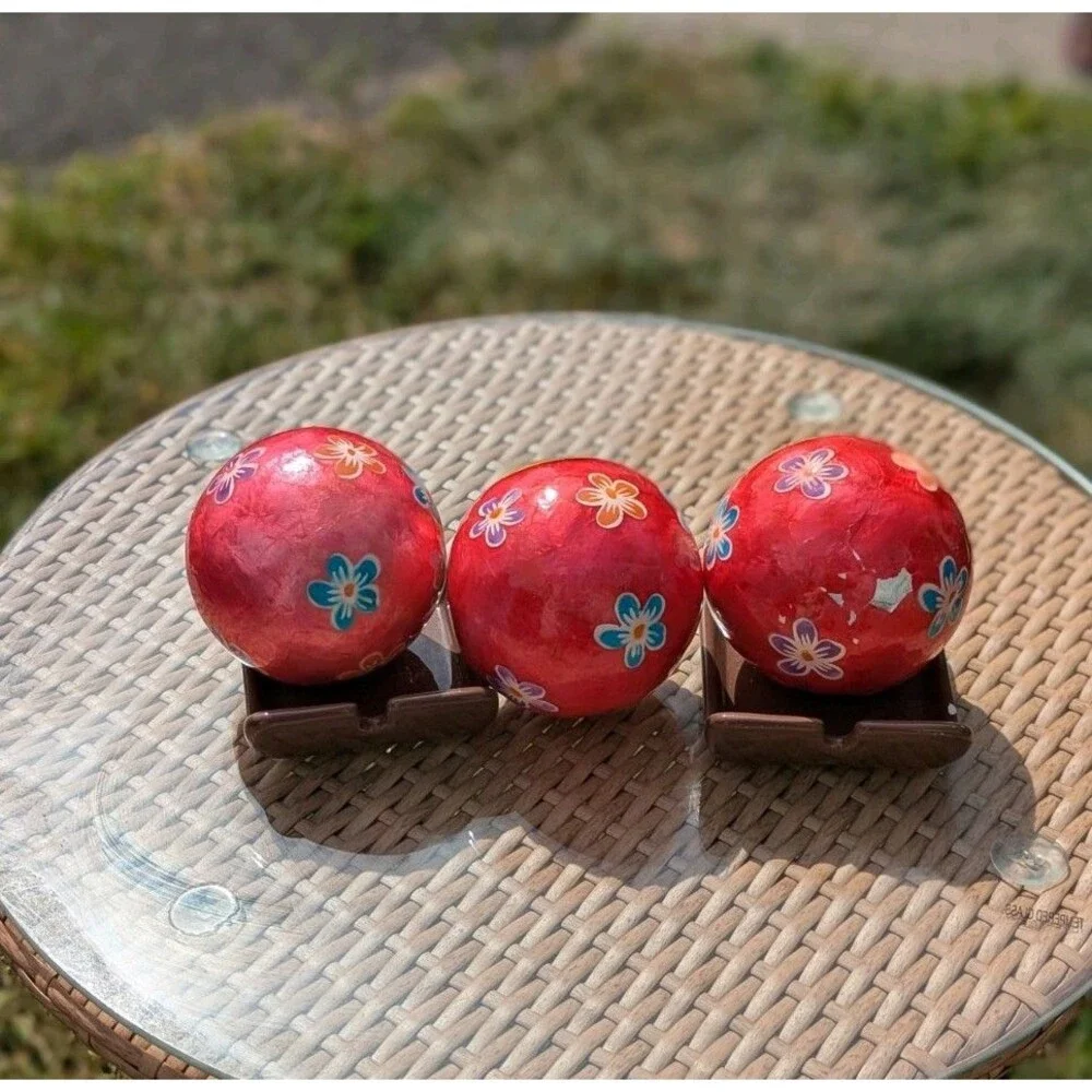 Pier‎ 1 Day of the Dead Sugar Skulls LOT OF 8 Decorative Balls Halloween Skulls